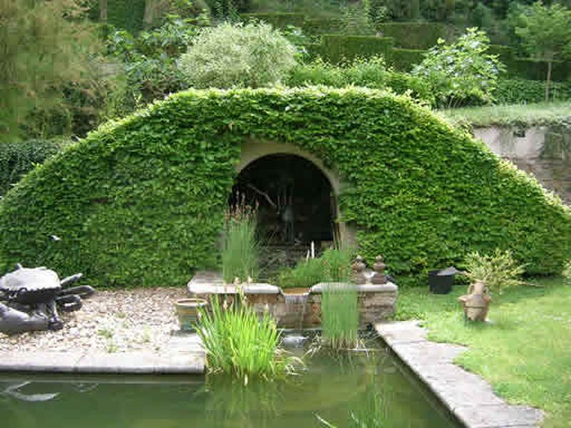 création de bassin en pierre naturelle et végétalisé sur neuville sur saone