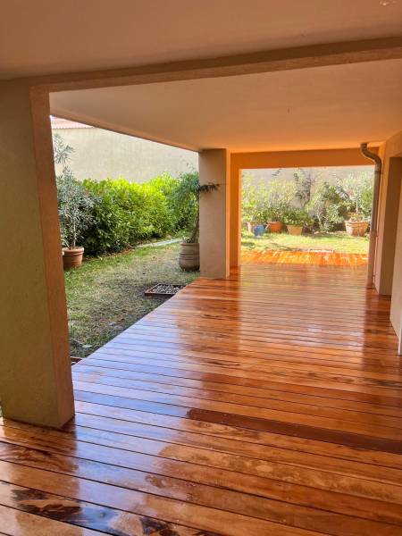 Rénovation terrasse extérieure en bois IPE de 40 m2 dans une maison individuelle Fontaine sur Saône (69270)