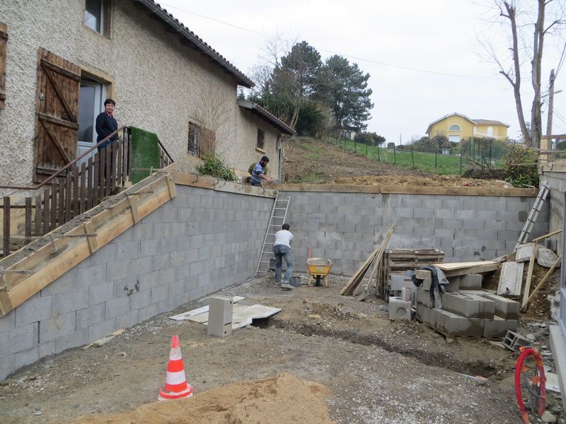 Création de mur de soutènement, escalier à Cailloux sur Fontaines